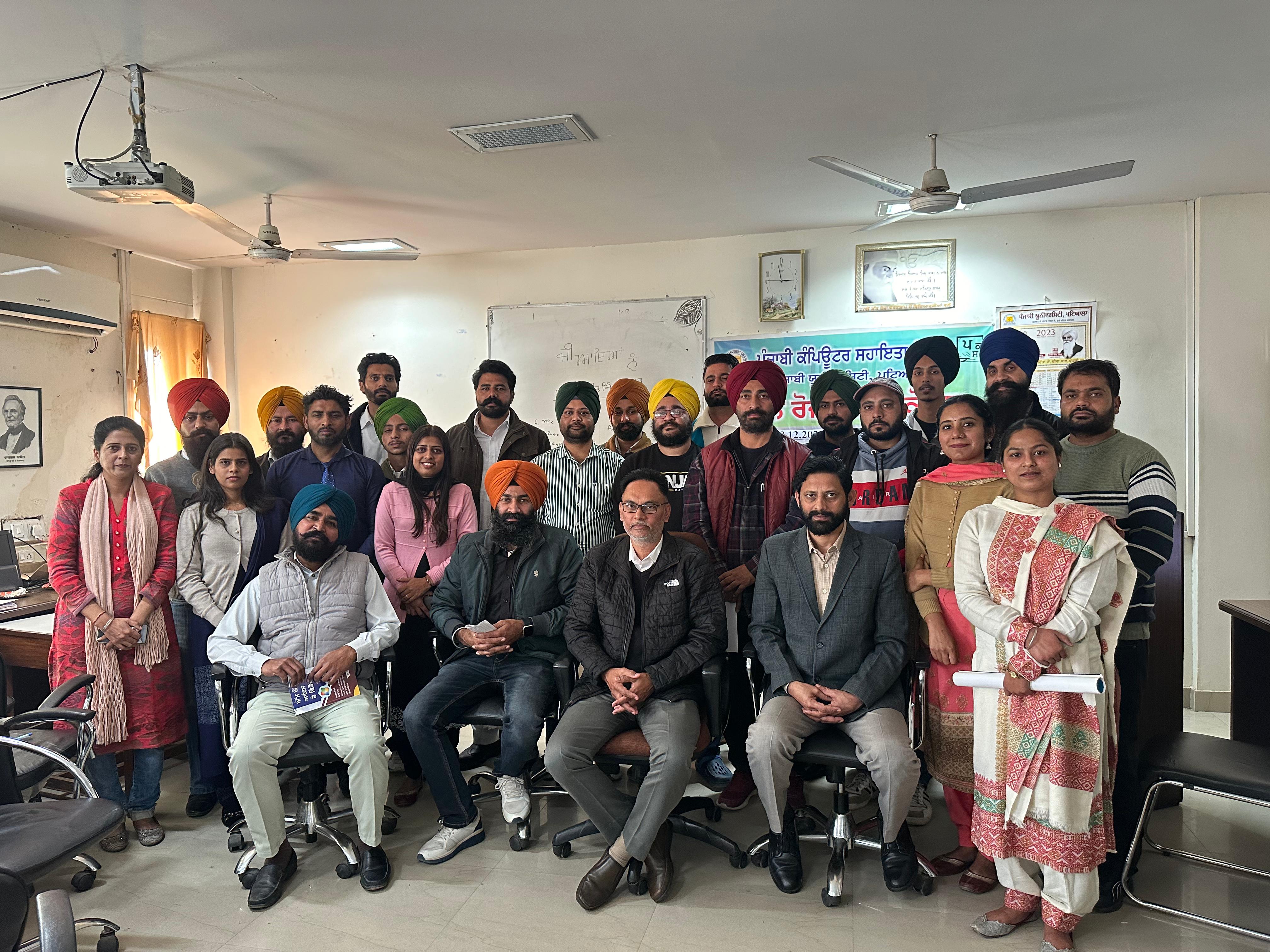 पंजाबी यूट्यूबर्स समाज को मार्गदर्शन देने वाले वीडियो बनाएं: प्रो. पातड़